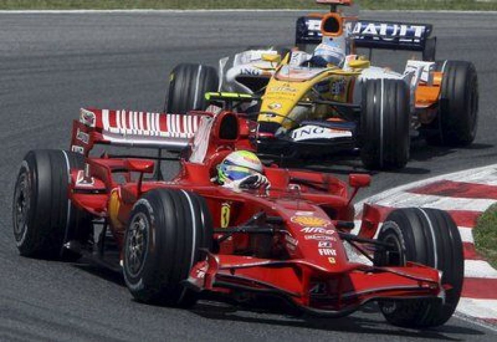 Hamiltonu &quot;pole position&quot; ob vznožju gore Fudži